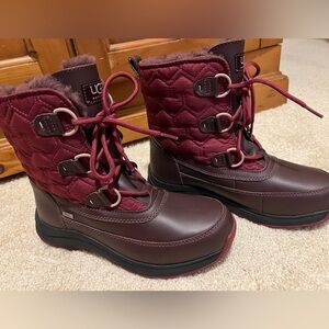 NEW! UGG women’s Lachlan waterproof winter boots size 7 Cordovan